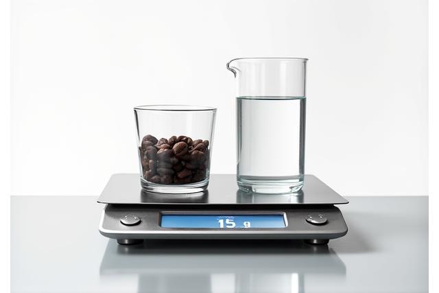 커피 원두와 물의 황금 비율을 보여주는 스케일